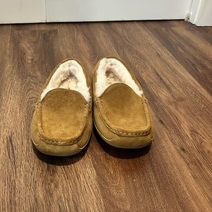 Ugg slippers, size 5 kids. Chestnut color. Suede and wool. Cozy. Never worn.